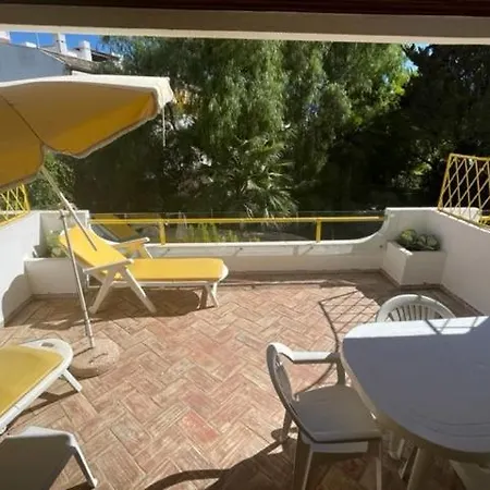& Pool Lejlighed