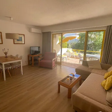 & Pool Apartment *